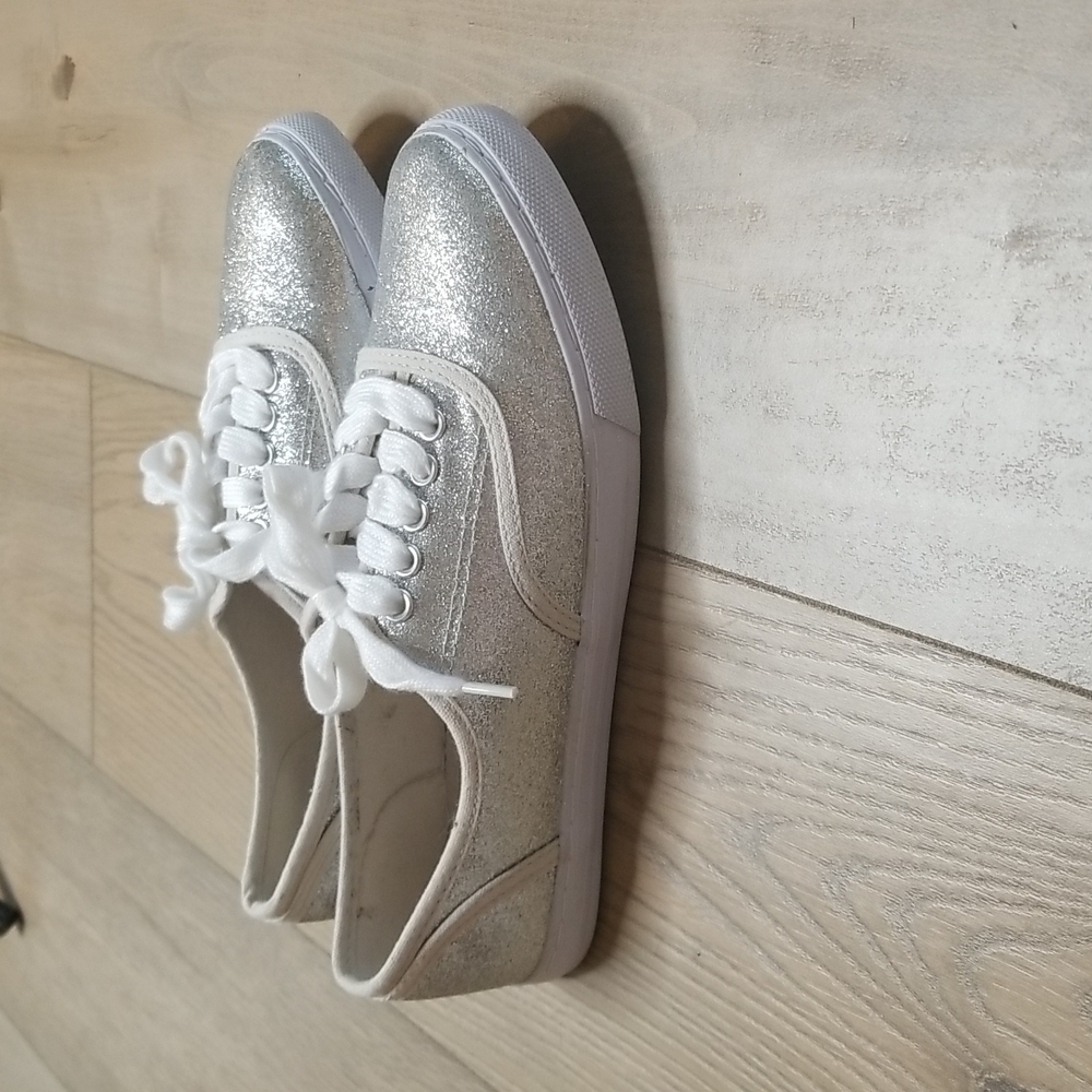 Mossimo oak Supply co sparkle tie up sneakers